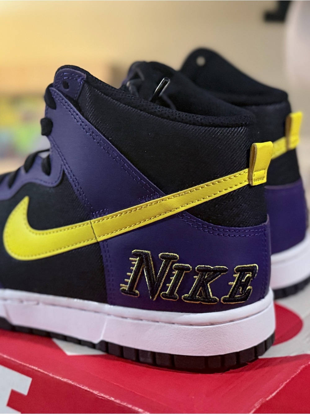 Nike Dunk High Premium EMB 'Lakers' - Picture 2 of 6